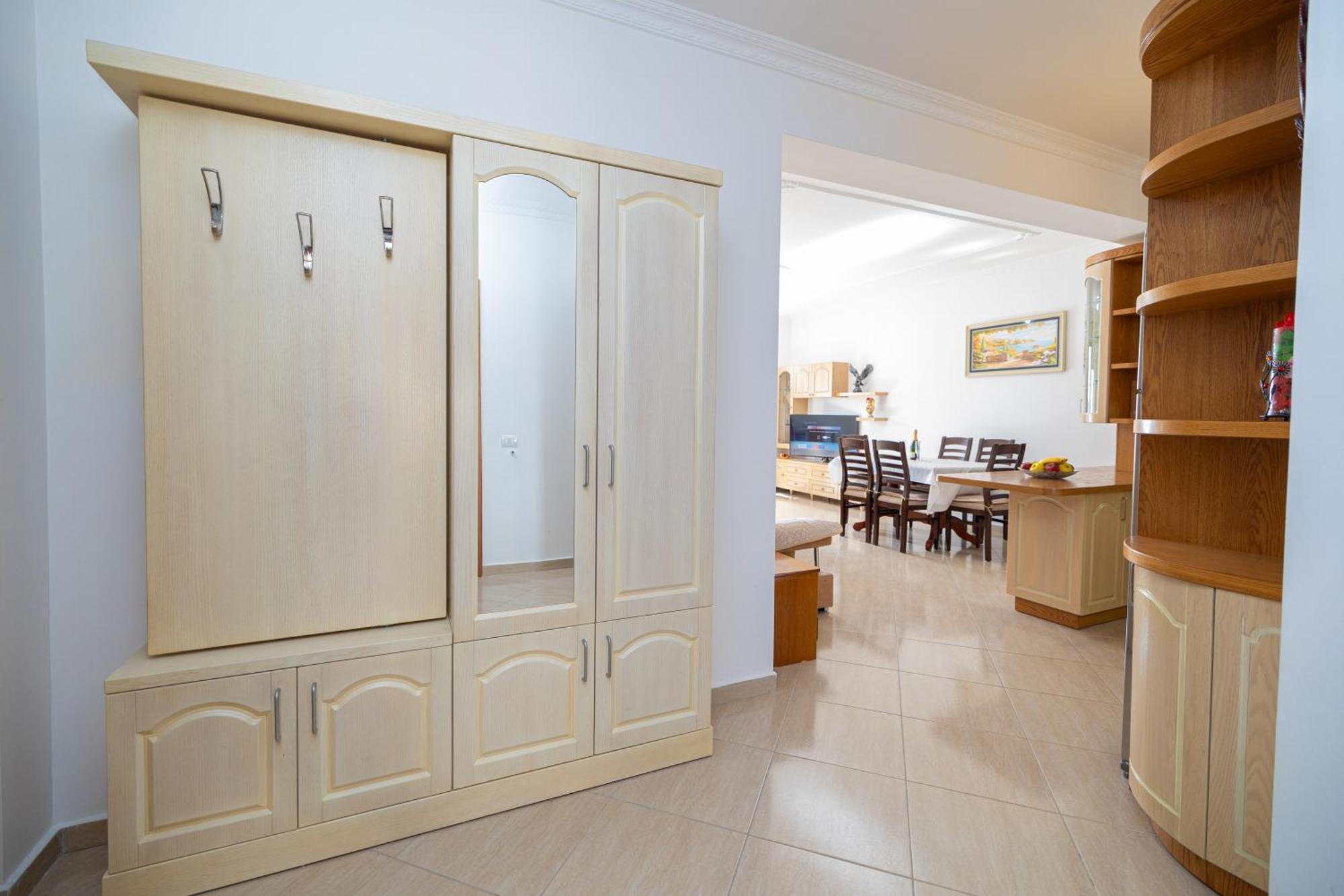 Lucas Apartments Rental Vlorë Exteriör bild