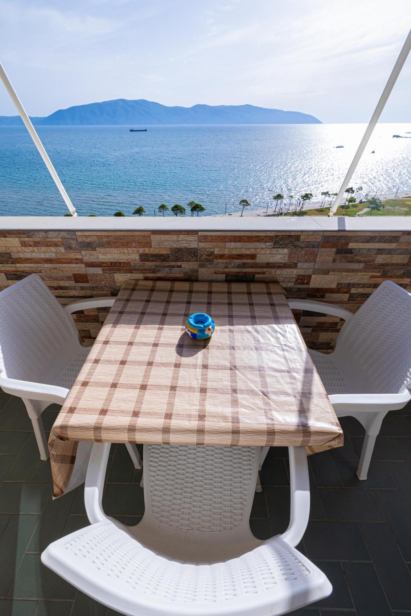 Lucas Apartments Rental Vlorë Exteriör bild