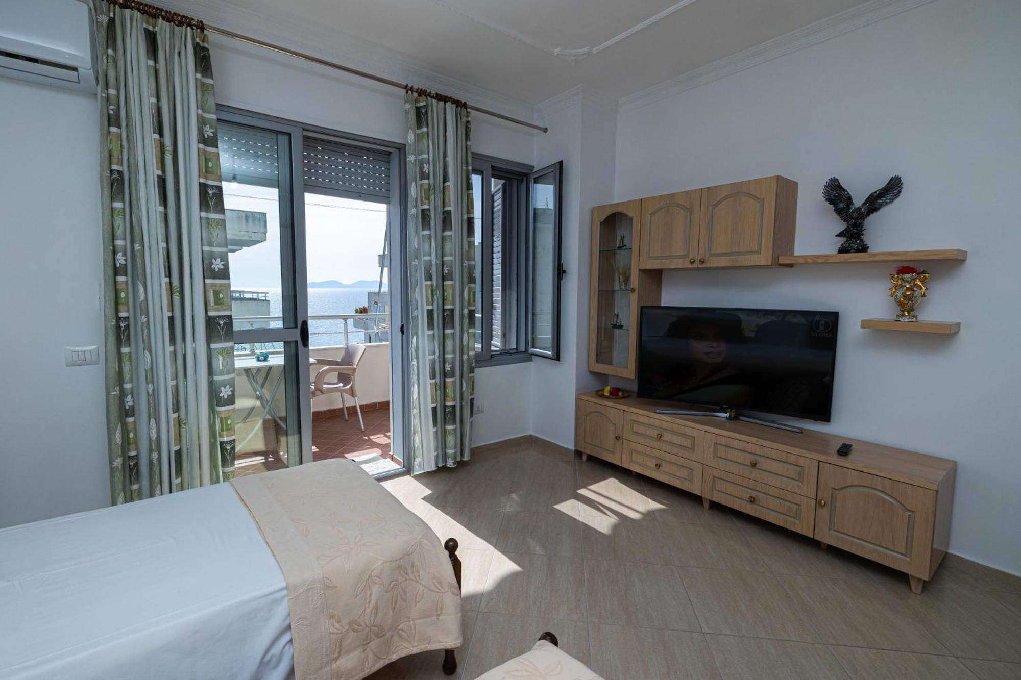 Lucas Apartments Rental Vlorë Exteriör bild