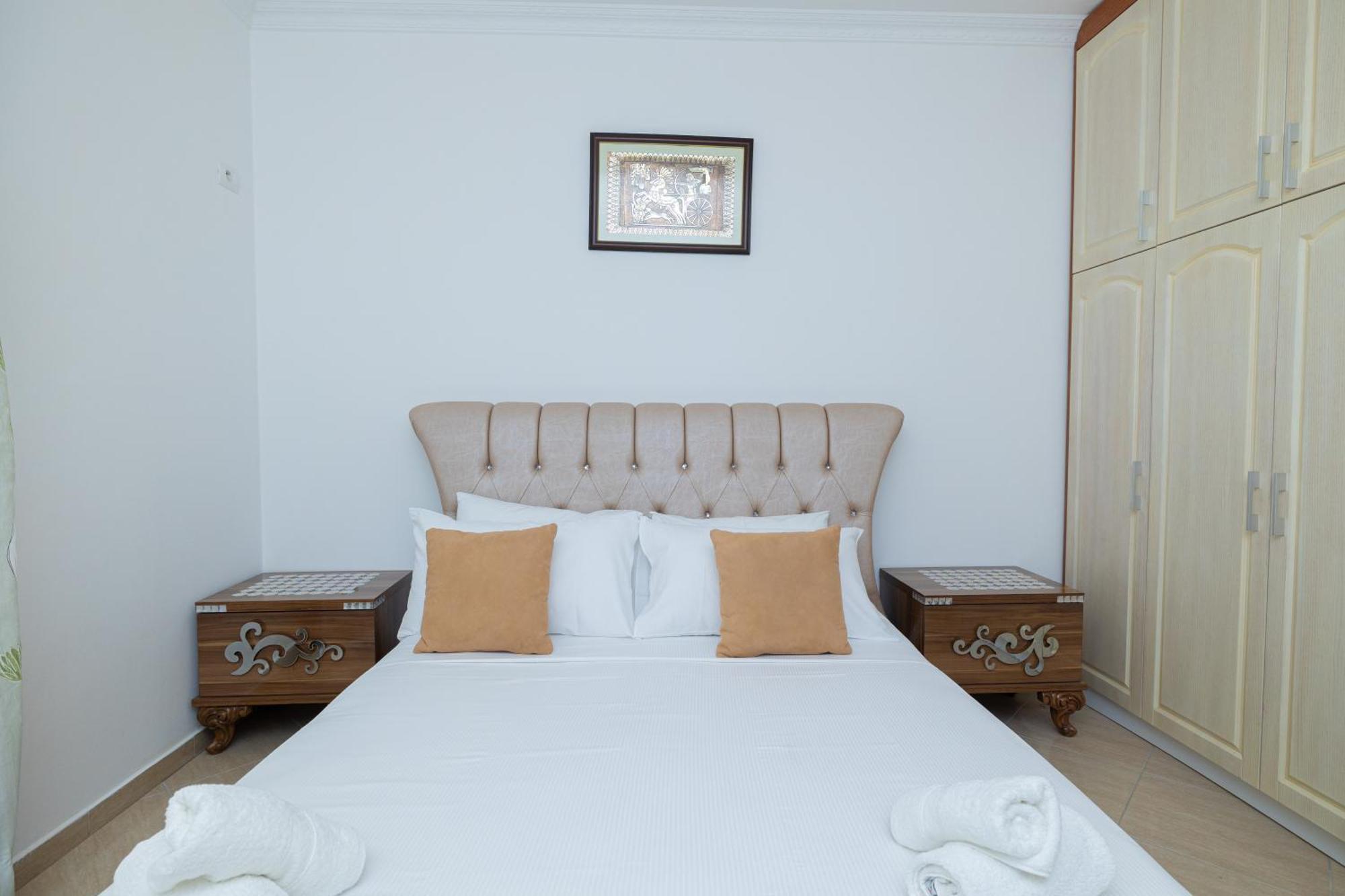 Lucas Apartments Rental Vlorë Exteriör bild