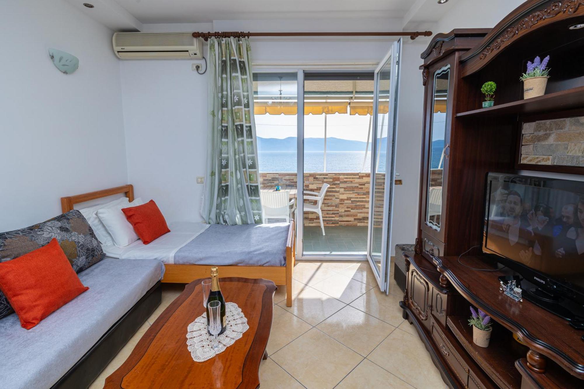 Lucas Apartments Rental Vlorë Exteriör bild