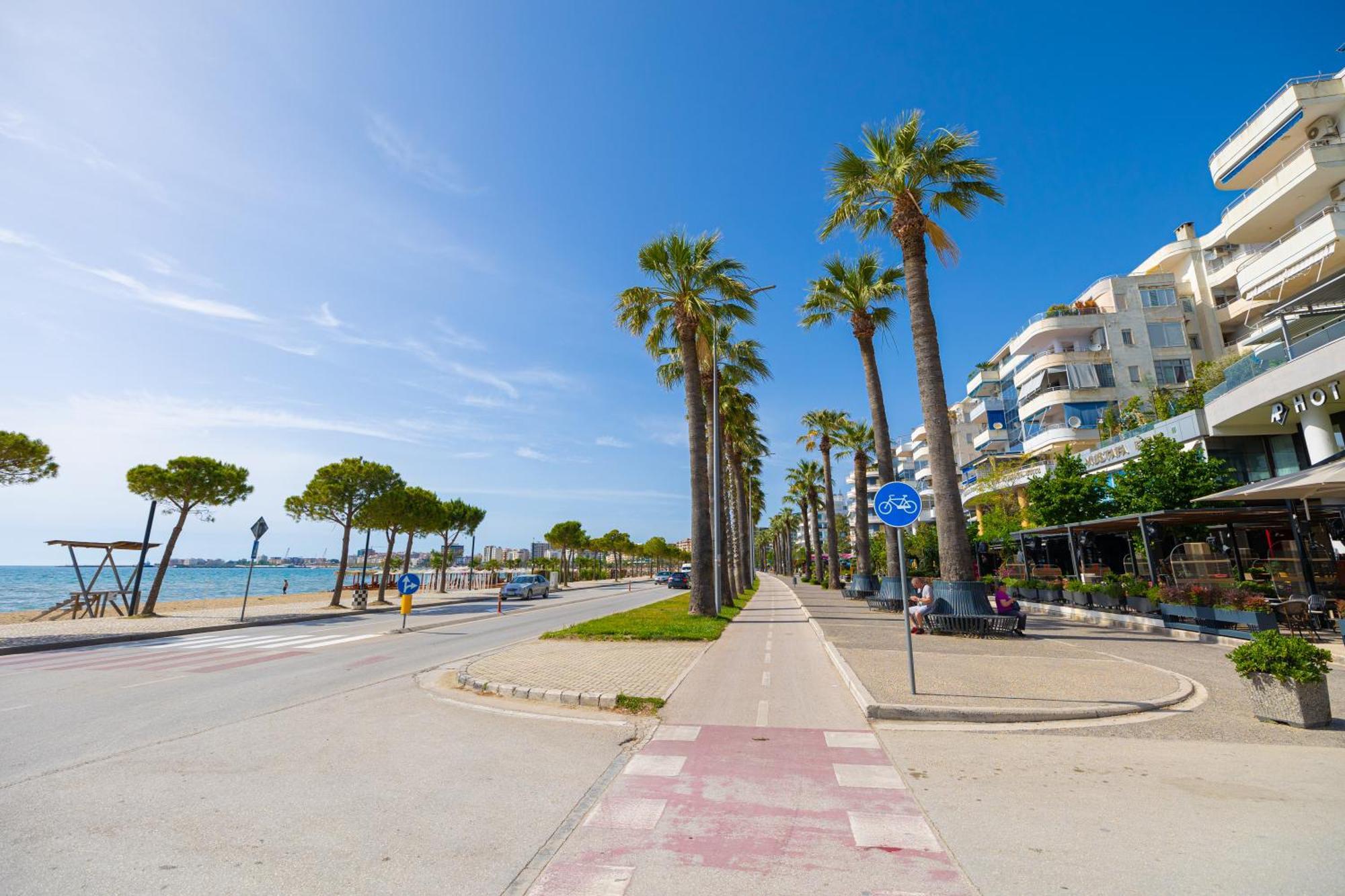 Lucas Apartments Rental Vlorë Exteriör bild