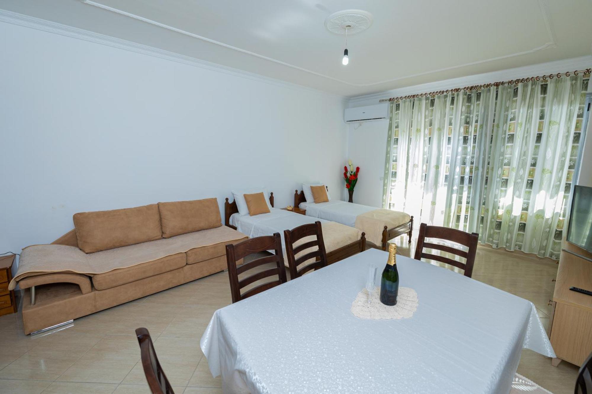 Lucas Apartments Rental Vlorë Exteriör bild